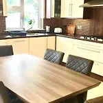 Shangri-la Large Family Townhouse Free Carpark Ferienhaus