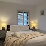 Shangri-la Large Family Townhouse Free Carpark *