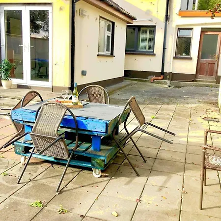 Dom wakacyjny Shangri-la Large Family Townhouse Free Carpark Killarney