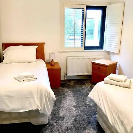 Shangri-la Large Family Townhouse Free Carpark Casa vacanze