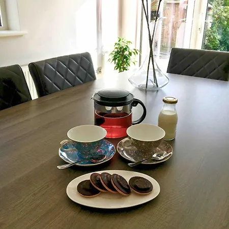Shangri - La Spacious Family Townhouse *