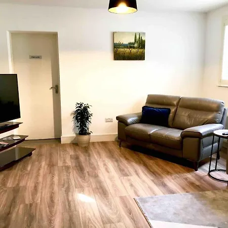 Shangri-la Large Family Townhouse Free Carpark Killarney