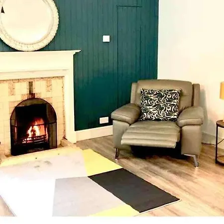 Holiday home Shangri - La Spacious Family Townhouse