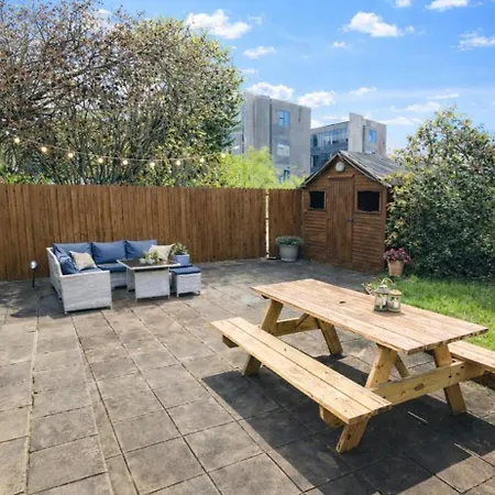 Shangri-la Large Family Townhouse Free Carpark Nyaraló Cill Airne