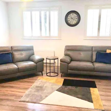 Shangri - La Spacious Family Townhouse * Killarney