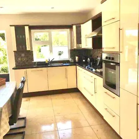 Holiday home Shangri - La Spacious Family Townhouse Killarney