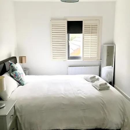 Shangri - La Spacious Family Townhouse Killarney