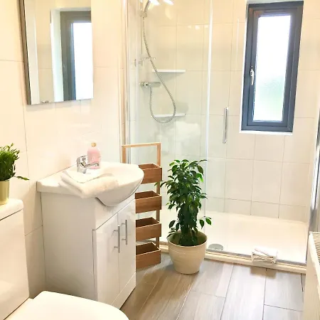 Shangri - La Spacious Family Townhouse Holiday home *