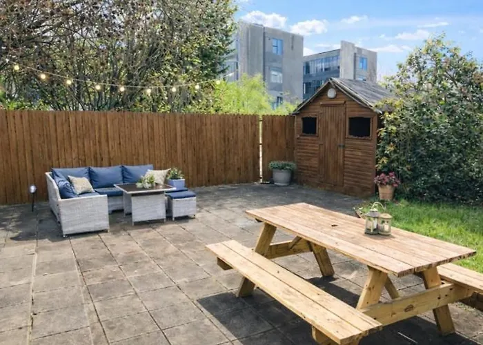 Shangri-la Large Family Townhouse Free Carpark Nyaraló Cill Airne