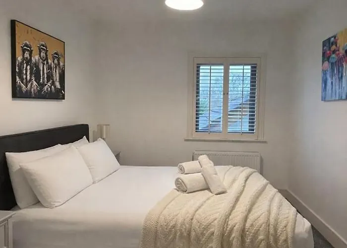 בית נופש Shangri-la Large Family Townhouse Free Carpark קיל איירן