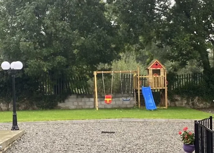 Shangri-la Large Family Townhouse Free Carpark בית נופש *