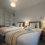 Shangri-la Large Family Townhouse Free Carpark Сasa de vacaciones Killarney