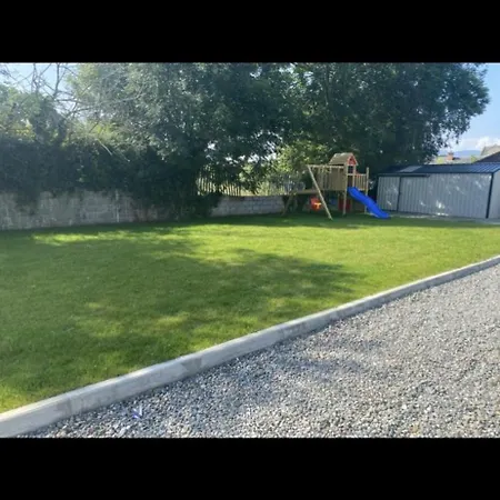 Shangri-la Large Family Townhouse Free Carpark * Killarney