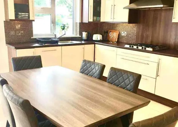 Shangri-la Large Family Townhouse Free Carpark Vakantiehuis