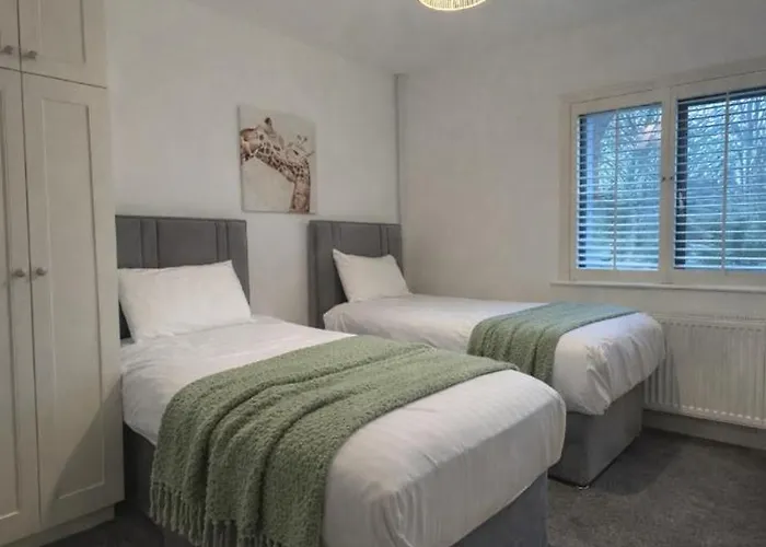 Shangri-la Large Family Townhouse Free Carpark Vakantiehuis *