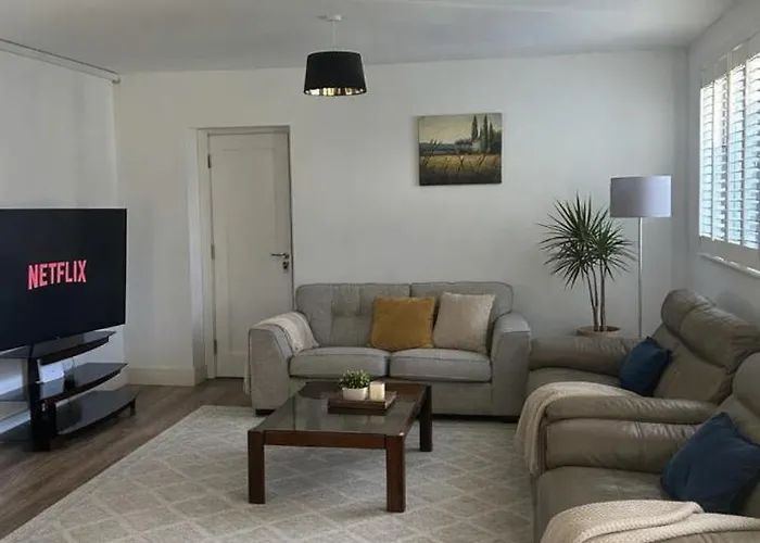 Vakantiehuis Shangri-la Large Family Townhouse Free Carpark